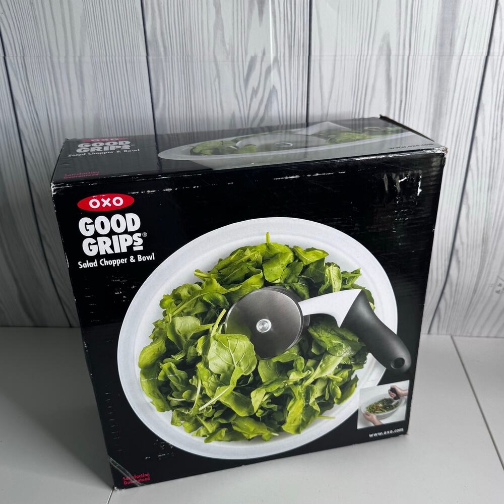 OXO Good Grips Salad Chopper and Bowl: Dual Stainless Blades & 5.5 Quart Bowl